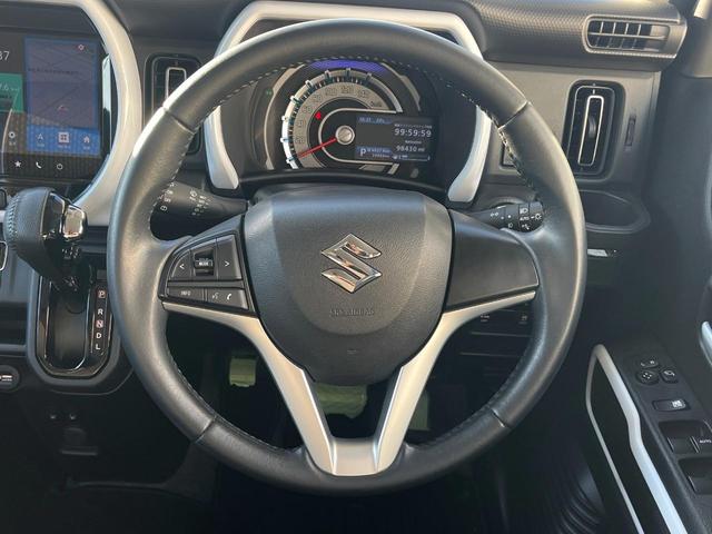 【純正革巻きステアリング】上質な革を使用することで、手にしっかり馴染みとても運転しやすいハンドルです♪