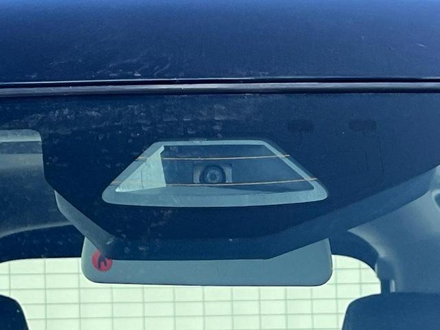 【スズキ　セーフティサポート】走行中に前方の車両等を認識し、衝突しそうな時は警報とブレーキで衝突回避と被害軽減をアシスト。より安全にドライブをお楽しみいただけます。