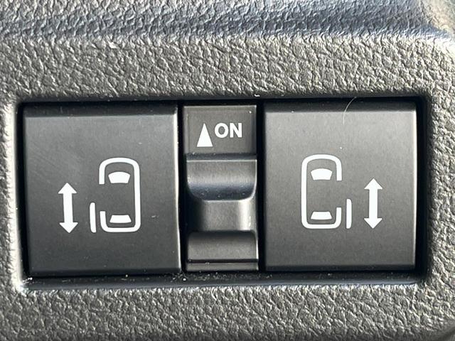 【両側パワースライドドア】スマートキーや運転席のスイッチで後席両側スライドドアの開閉が可能♪電動だから力を入れてドアを開ける必要が無く、小さなお子様でも簡単に開け閉めでき快適です♪