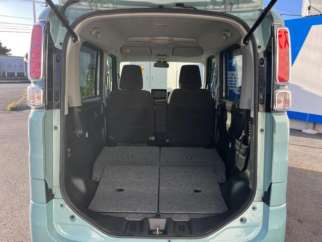 後席を格納すると、これだけの広さが！シーンに合わせたシートアレンジで、大きな荷物も積むことが出来ます♪