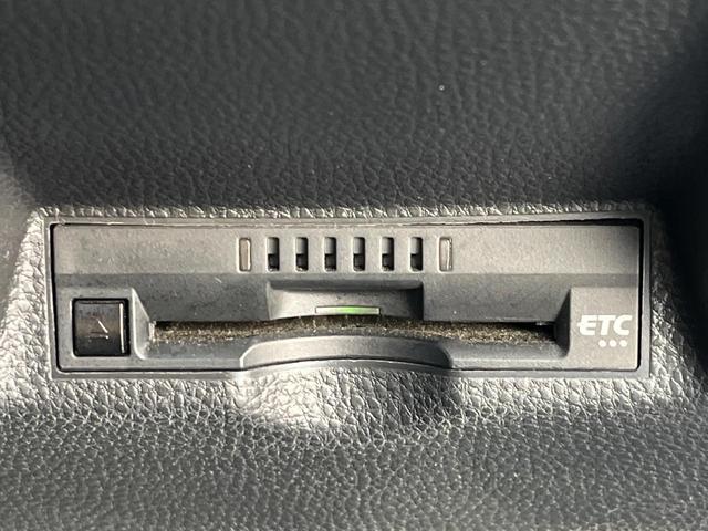 ヤリスクロス Ｇ　１年保証付　レンタアップ　全周囲カメラ　衝突被害軽減システム　レーダークルーズ　禁煙車　コーナーセンサー　スマートキー　ＬＥＤヘッド　ビルトインＥＴＣ　純正１６インチアルミ　オートハイビーム（8枚目）