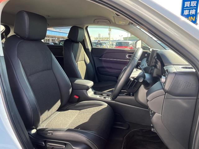 ヴェゼル ｅ：ＨＥＶ　Ｚ　１年保証付　バックカメラ　衝突被害軽減システム　レーダークルーズ　禁煙車　電動リアゲート　ハーフレザーシート　ドラレコ　コーナーセンサー　スマートキー　ＬＥＤヘッド　ＥＴＣ　純正１８インチアルミ（9枚目）