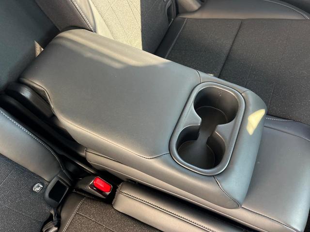 ヴェゼル ｅ：ＨＥＶ　Ｚ　１年保証付　バックカメラ　衝突被害軽減システム　レーダークルーズ　禁煙車　電動リアゲート　ハーフレザーシート　ドラレコ　コーナーセンサー　スマートキー　ＬＥＤヘッド　ＥＴＣ　純正１８インチアルミ（45枚目）