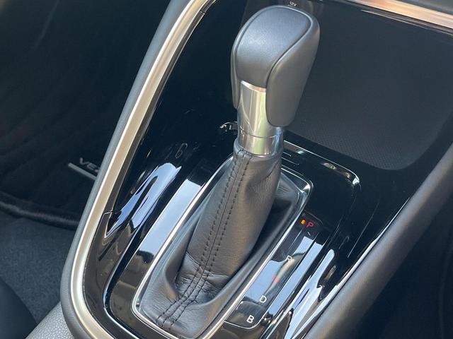 ヴェゼル ｅ：ＨＥＶ　Ｚ　１年保証付　バックカメラ　衝突被害軽減システム　レーダークルーズ　禁煙車　電動リアゲート　ハーフレザーシート　ドラレコ　コーナーセンサー　スマートキー　ＬＥＤヘッド　ＥＴＣ　純正１８インチアルミ（62枚目）