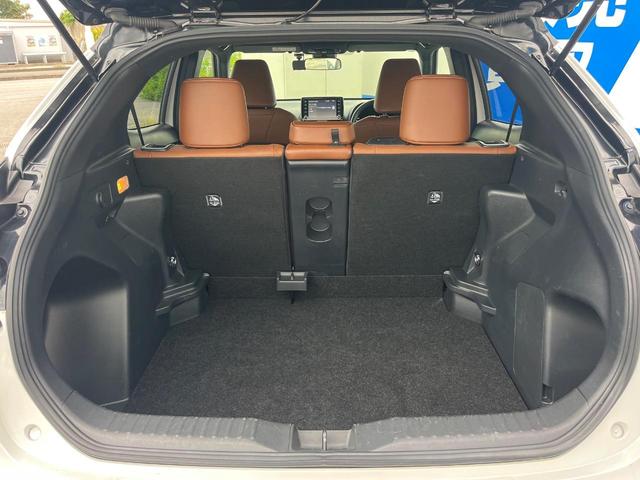 ヤリスクロス ハイブリッドＺ　アドベンチャー　１年保証付　バックカメラ　衝突被害軽減システム　レーダークルーズ　禁煙車　ハーフレザーシート　パワーシート　ドラレコ　コーナーセンサー　スマートキー　ＬＥＤヘッド　ＥＴＣ　純正１８インチアルミ（37枚目）