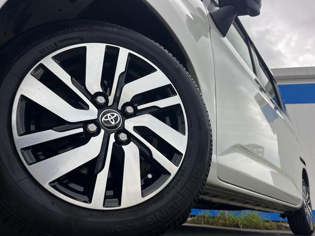 【純正アルミホイール】外観にマッチした純正アルミホイールを装着しております。各種社外アルミホイールや、スタッドレスタイヤも取扱いしております。是非ご相談ください♪