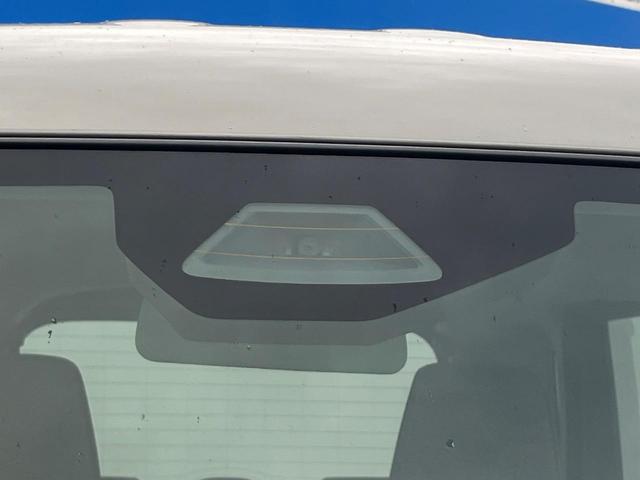 【スズキ　セーフティサポート】走行中に前方の車両等を認識し、衝突しそうな時は警報とブレーキで衝突回避と被害軽減をアシスト。より安全にドライブをお楽しみいただけます。