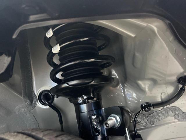 お車を安心してお乗りいただく為には、足回りの定期点検が欠かせません。サービスサポート（有償保証）では無料点検もご提供しており、安心のカーライフをお過ごしいただけるサポート体制が整っています。