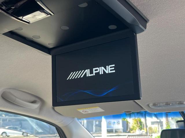 【フリップダウンモニター】大画面モニターで後席でもエンタメをお楽しみいただけます。小さなお子様にも大人気の装備です♪