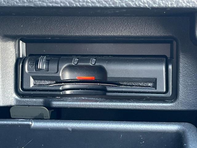 【ＥＴＣ】高速道路の料金所をストレスなく通過！話題のスポットやサービスエリアに多い「スマートＩＣ」利用時は必須のアイテムです。当店でセットアップを実施、ご納車当日からすぐにご利用いただけます！