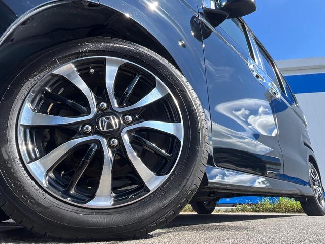 【純正アルミホイール】外観にマッチした純正アルミホイールを装着しております。各種社外アルミホイールや、スタッドレスタイヤも取扱いしております。是非ご相談ください♪