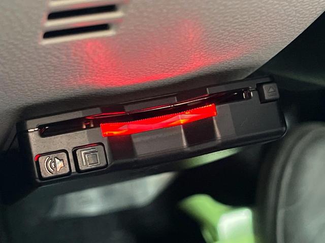 【ＥＴＣ】高速道路の料金所をストレスなく通過！話題のスポットやサービスエリアに多い「スマートＩＣ」利用時は必須のアイテムです。当店でセットアップを実施、ご納車当日からすぐにご利用いただけます！