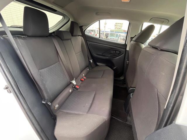 後部座席も気になるようなキズ・汚れやへたり等、大きなダメージはなく、良好な状態です。