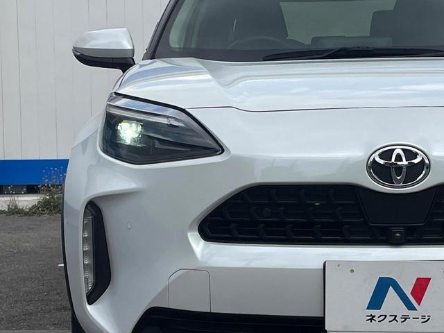 【ＬＥＤヘッドライト】悪天候や夜間走行時も良好な視界を確保し安心して運転できる高輝度ＬＥＤヘッドライトを装備！点灯速度が早く、消費電力も抑えられています。