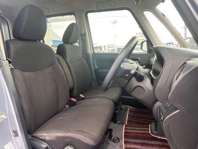 運転席シート廻りは使用感も少なく、良好な状態となっています。丁寧に使われていたことがよくわかりますね。