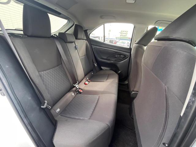 後部座席も気になるようなキズ・汚れやへたり等、大きなダメージはなく、良好な状態です。