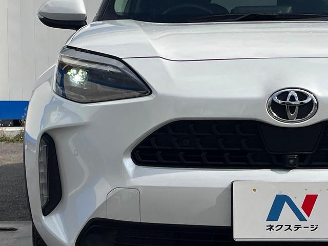 【ＬＥＤヘッドライト】悪天候や夜間走行時も良好な視界を確保し安心して運転できる高輝度ＬＥＤヘッドライトを装備！点灯速度が早く、消費電力も抑えられています。