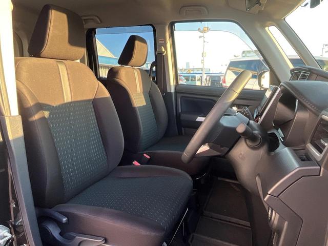 運転席シート廻りは使用感も少なく、良好な状態となっています。丁寧に使われていたことがよくわかりますね。