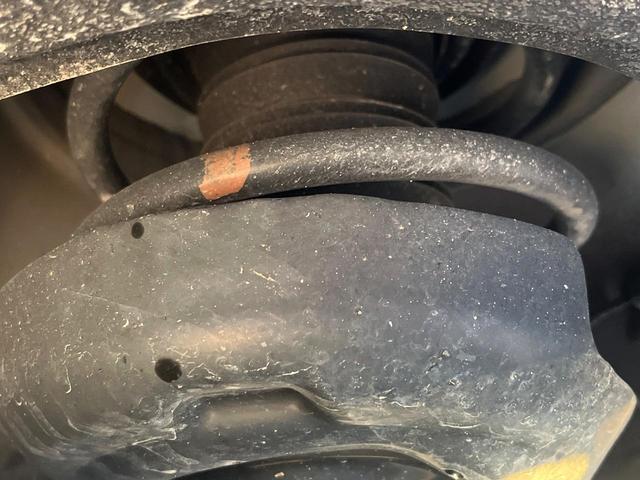 お車を安心してお乗りいただく為には、足回りの定期点検が欠かせません。サービスサポート（有償保証）では無料点検もご提供しており、安心のカーライフをお過ごしいただけるサポート体制が整っています。