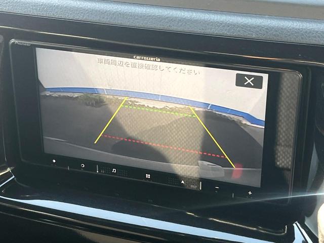 【バックカメラ】駐車時に後方がリアルタイム映像で確認できます。大型商業施設や立体駐車場での駐車時や、夜間のバック時に大活躍！運転スキルに関わらず、今や必須となった装備のひとつです！