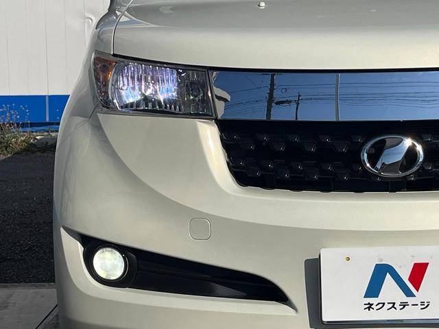 【ＨＩＤヘッドライト】非常に明るく前方を照らしてくれるので、悪天候や夜間の走行時も視界良好で安心してお乗りいただけます。