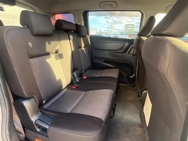 シエンタ ハイブリッド G セーフティーエディション 1年保証付 両側電動ドア SDナビ 全周囲カメラ 衝突被害軽減システム 禁煙車 ドラレコ スマートキー ETC クルコン オートハイビーム 車線逸脱警報 オートエアコン Bluetooth(10枚目)