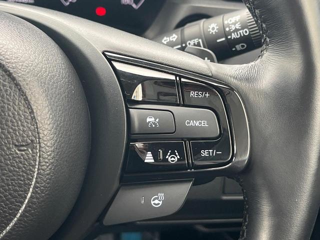 【アダプティブクルーズコントロール】高速道路での長距離走行が楽に！！自動で速度を保つクルーズコントロールが、衝突軽減システムと連携し、前方の車両を感知して車間を保つように速度調節してくれます！！