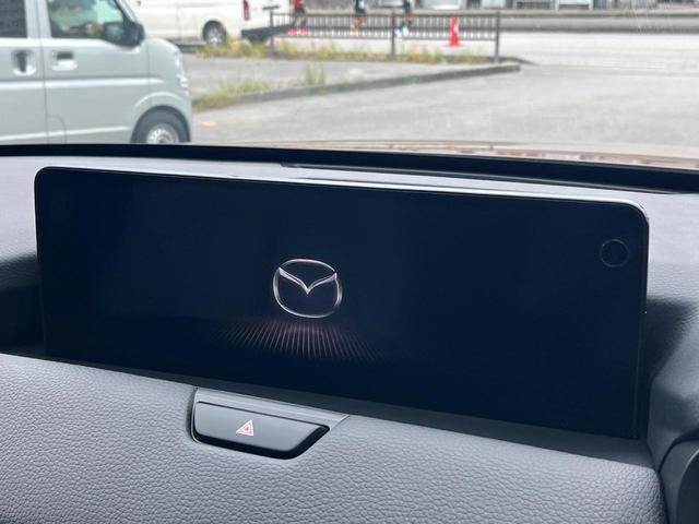 【メーカー純正ナビ】インテリアに溶け込むスタイリッシュな「専用設計」メーカーナビを装備♪視認性や操作性など基本性能にも優れ、より上質なカーライフをお楽しみいただけます。