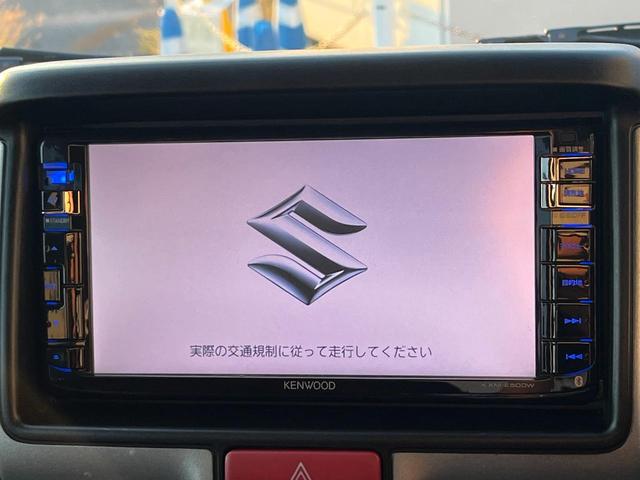 【純正ナビ】人気の純正ナビを装備しております。ナビの使いやすさはもちろん、オーディオ機能も充実！キャンプや旅行はもちろん、通勤や買い物など普段のドライブも楽しくなるはず♪