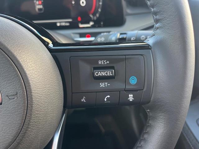 【プロパイロット】高速道路での長距離走行が楽に！！渋滞時と巡回走行のシーンで、アクセル・ブレーキ・ステアリングを自動で制御し、長距離運転の負担を軽減してくれます♪