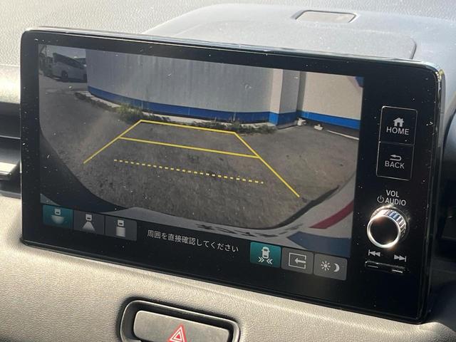 【バックカメラ】駐車時に後方がリアルタイム映像で確認できます。大型商業施設や立体駐車場での駐車時や、夜間のバック時に大活躍！運転スキルに関わらず、今や必須となった装備のひとつです！