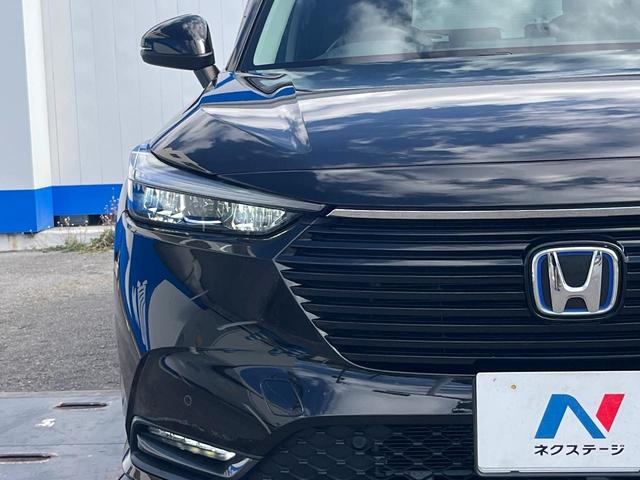 【ＬＥＤヘッドライト】悪天候や夜間走行時も良好な視界を確保し安心して運転できる高輝度ＬＥＤヘッドライトを装備！点灯速度が早く、消費電力も抑えられています。