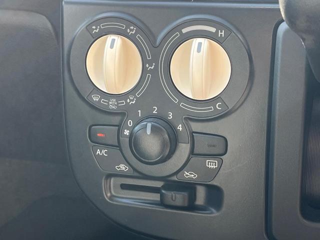 寒い冬も暑い夏も全席に快適な空調を届けてくれる、ダイヤル式エアコンを装備♪