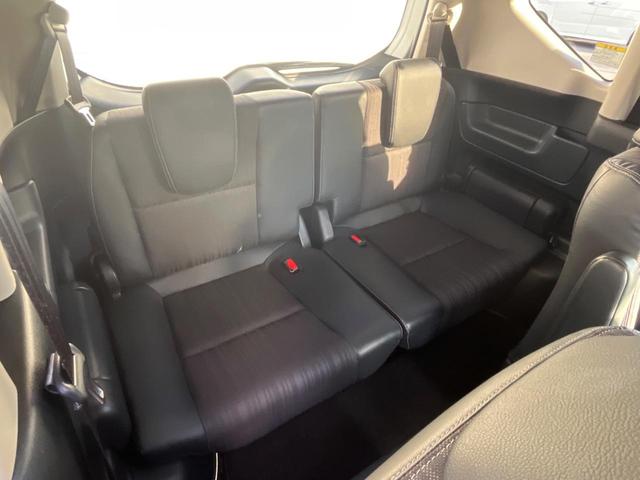 ３列目シートはもちろん状態良好☆大人でもゆったりと座って頂けますので、大人数でのお出かけもラクラクです♪ご家族で、気の知れた仲間で、ドライブに行くのが楽しみですね♪