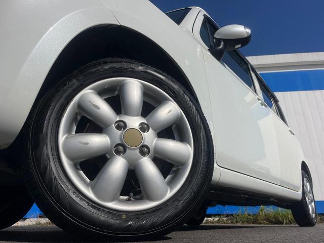 【純正アルミホイール】外観にマッチした純正アルミホイールを装着しております。各種社外アルミホイールや、スタッドレスタイヤも取扱いしております。是非ご相談ください♪