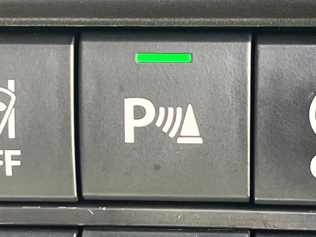 【コーナーセンサー】バンパーに付いたセンサーが障害物を検知！一定の距離に近づくとアラートで教えてくれます♪狭い駐車スペースや車庫入れ時も安心ですね☆