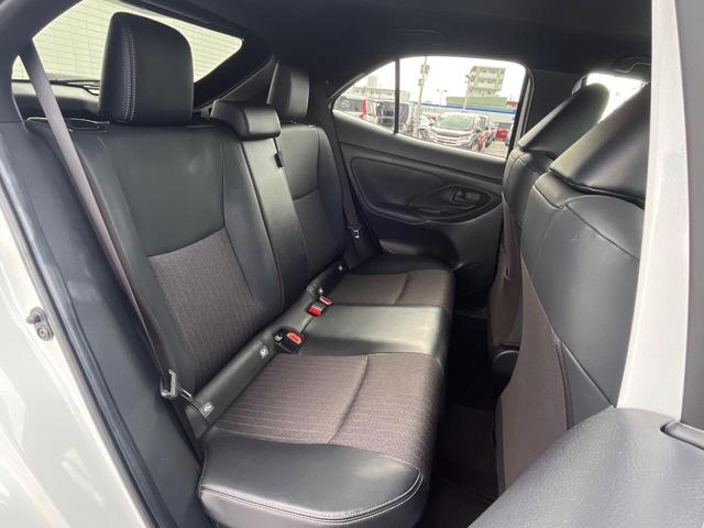 後部座席も気になるようなキズ・汚れやへたり等、大きなダメージはなく、良好な状態です。