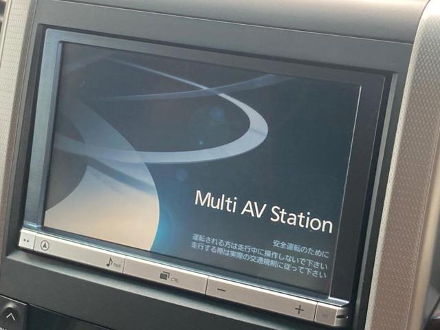 【純正ナビ】人気の純正ナビを装備しております。ナビの使いやすさはもちろん、オーディオ機能も充実！キャンプや旅行はもちろん、通勤や買い物など普段のドライブも楽しくなるはず♪