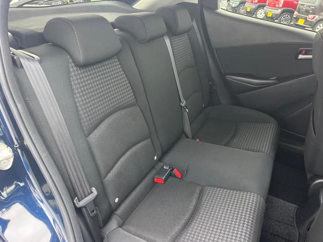 デミオ ＸＤ　１年保証付　ターボ　ディーゼル（軽油）　バックカメラ　衝突被害軽減システム　禁煙車　コーナーセンサー　スマートキー　ＨＩＤヘッド　クルコン　純正１５インチアルミ　オートライト　オートエアコン（10枚目）