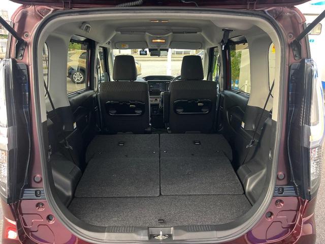 後席を格納すると、これだけの広さが！シーンに合わせたシートアレンジで、大きな荷物も積むことが出来ます♪