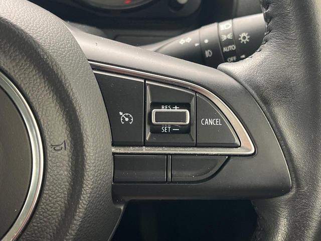 【クルーズコントロール】高速道路もラクラク走行。アクセルを離しても一定速度で走行ができ、長距離運転時の負担を軽減！加速・減速も簡単なスイッチ操作で調整できます。