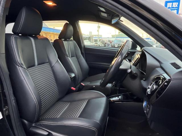 運転席シート廻りは使用感も少なく、良好な状態となっています。丁寧に使われていたことがよくわかりますね。