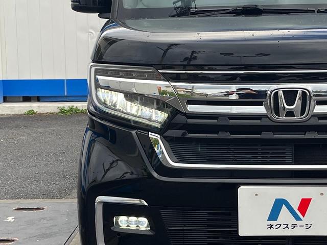 【ＬＥＤヘッドライト】悪天候や夜間走行時も良好な視界を確保し安心して運転できる高輝度ＬＥＤヘッドライトを装備！点灯速度が早く、消費電力も抑えられています。