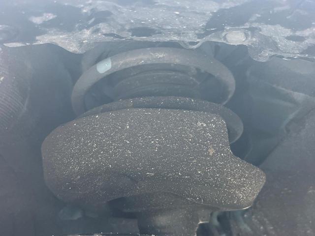 お車を安心してお乗りいただく為には、足回りの定期点検が欠かせません。サービスサポート（有償保証）では無料点検もご提供しており、安心のカーライフをお過ごしいただけるサポート体制が整っています。