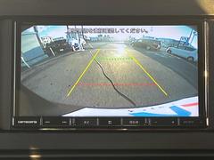 【バックカメラ】駐車時に後方がリアルタイム映像で確認できます。大型商業施設や立体駐車場での駐車時や、夜間のバック時に大活躍！運転スキルに関わらず、今や必須となった装備のひとつです！ 4