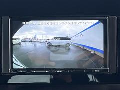 【バックカメラ】駐車時に後方がリアルタイム映像で確認できます。大型商業施設や立体駐車場での駐車時や、夜間のバック時に大活躍！運転スキルに関わらず、今や必須となった装備のひとつです！ 4