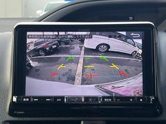 【バックカメラ】駐車時に後方がリアルタイム映像で確認できます。大型商業施設や立体駐車場での駐車時や、夜間のバック時に大活躍！運転スキルに関わらず、今や必須となった装備のひとつです！ 4