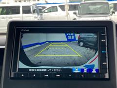 【バックカメラ】駐車時に後方がリアルタイム映像で確認できます。大型商業施設や立体駐車場での駐車時や、夜間のバック時に大活躍！運転スキルに関わらず、今や必須となった装備のひとつです！ 4