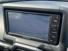 【バックカメラ】駐車時に後方がリアルタイム映像で確認できます。大型商業施設や立体駐車場での駐車時や、夜間のバック時に大活躍！運転スキルに関わらず、今や必須となった装備のひとつです！ 5