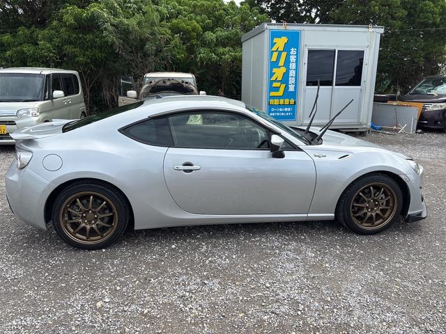 ２年保証、社外オーディオ、防錆アンダーコート、ドラレコ、ＥＴＣ等のオプション別途料金にて承ります！ご相談ください♪